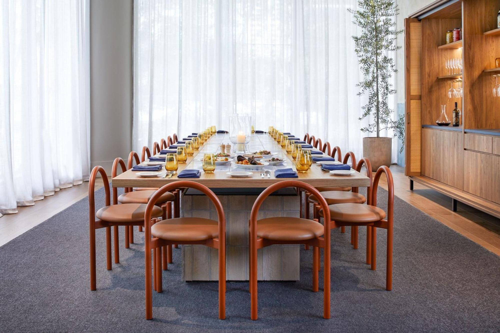 The Westin Brisbane Hotell Eksteriør bilde The table and chairs in the dining room of the 1986 Olympic Village